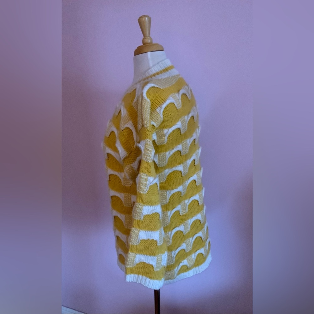 Vintage Textured Yellow and White Women's Sweater - Picture 3 of 6